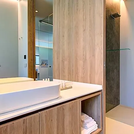 Italia Aparthotel 4*