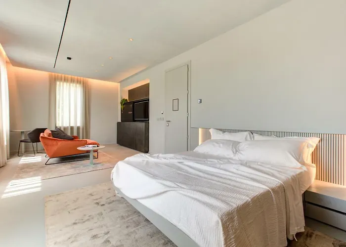 Italia Aparthotel 4*